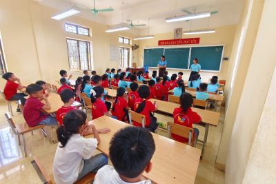 HOẠT ĐỘNG THAM QUAN TRƯỜNG TIỂU HỌC PHÚ LONG CỦA CÁC BÉ KHỐI 5 TUỔI